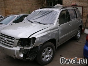 Битый автомобиль Toyota Highlander