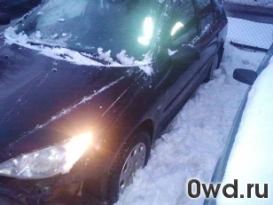 Битый автомобиль Peugeot 206