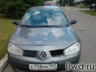 Битый автомобиль Renault Megane