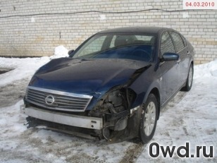 Битый автомобиль Nissan Teana