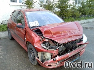 Битый автомобиль Peugeot 206